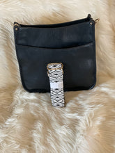 Load image into Gallery viewer, Jen &amp; Co. Leather Purse