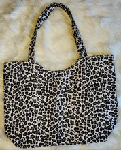 Load image into Gallery viewer, Leopard Tote Bag
