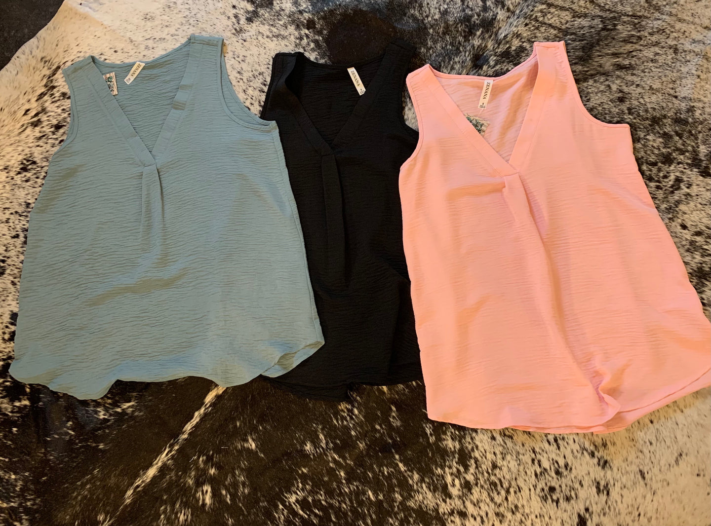 Woven Airflow V-Neck Sleeveless Top