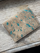 Load image into Gallery viewer, Cowhide Card Holder